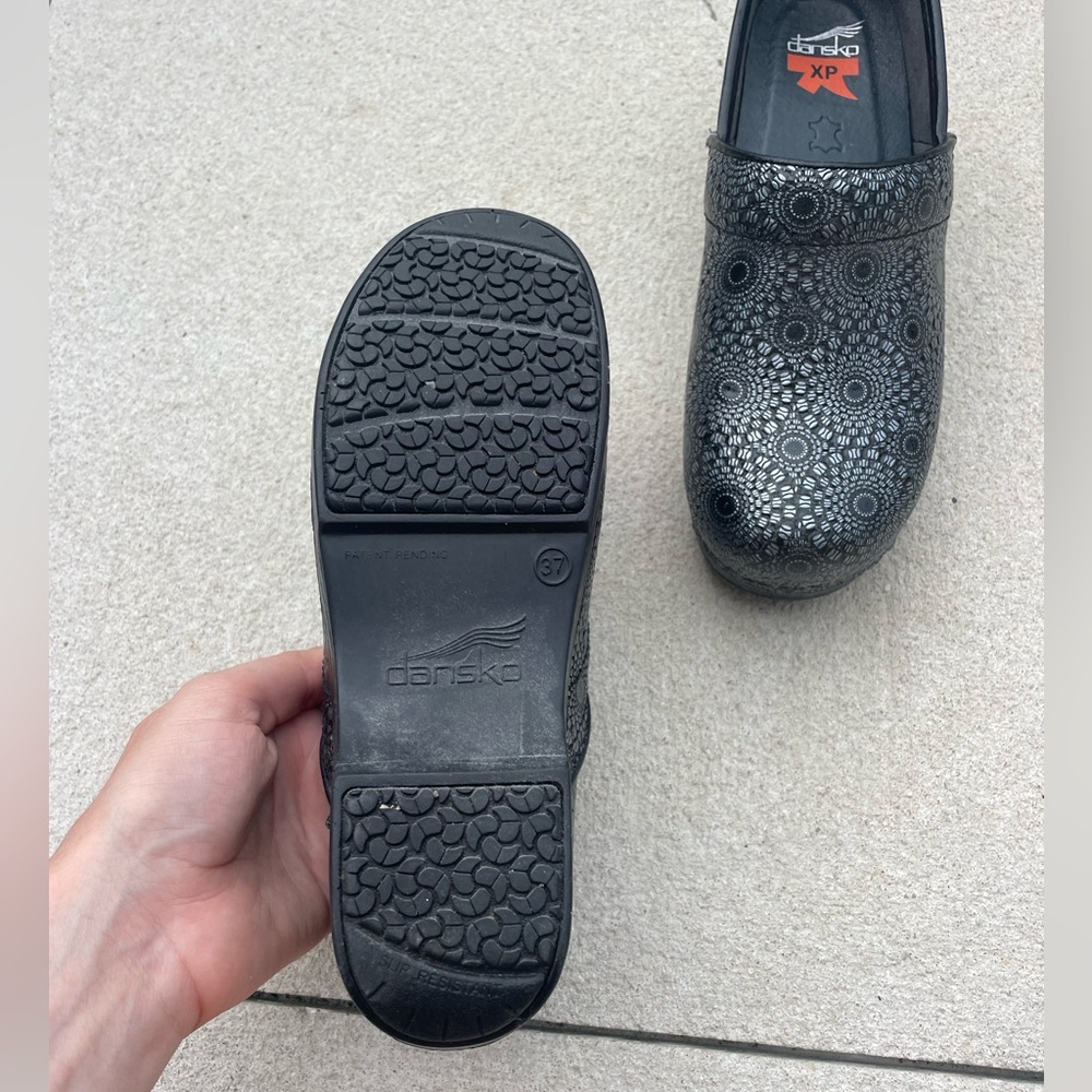 Dansko XP fancy leather clogs - Picture 9 of 9